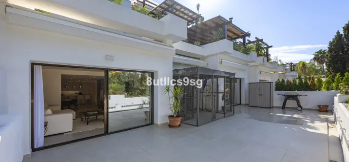 Venta de apartamento en planta baja en The Golden Mile 0