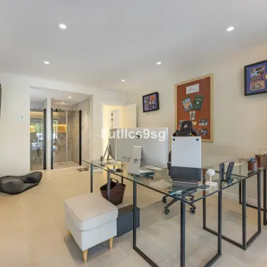 Venta de apartamento en planta baja en The Golden Mile