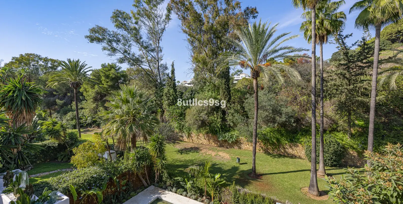 Sale of ground floor apartment in The Golden Mile 2