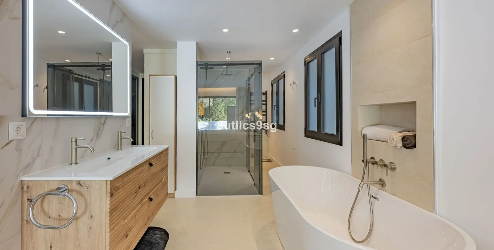 Sale of ground floor apartment in The Golden Mile 13