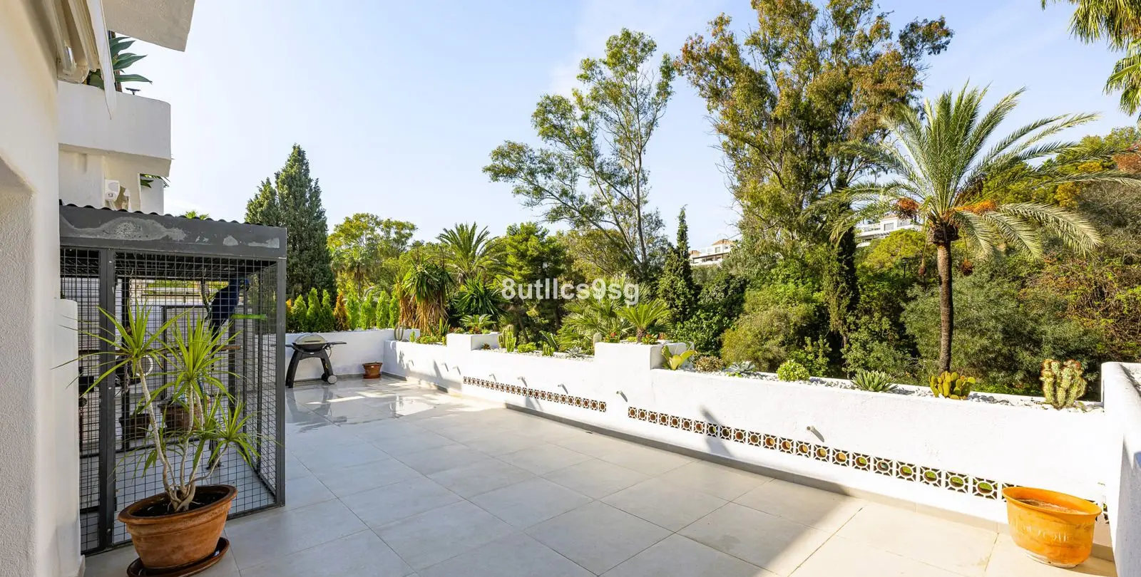 Sale of ground floor apartment in The Golden Mile 20