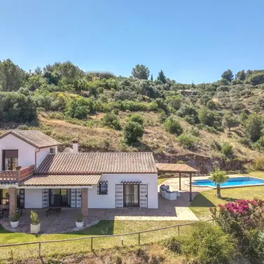 Venta de villa independiente en Guaro