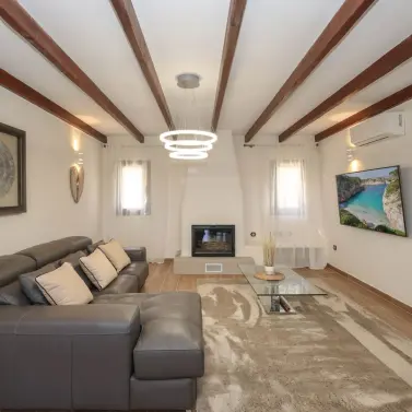 Venta de villa independiente en Guaro