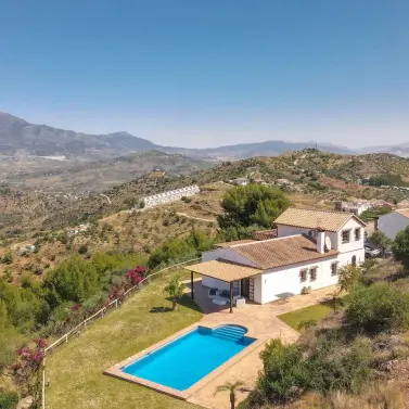 Venta de villa independiente en Guaro