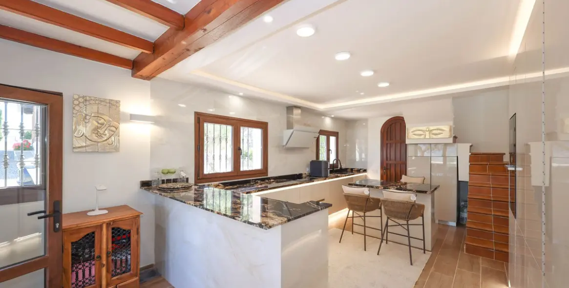 Venta de villa independiente en Guaro 8