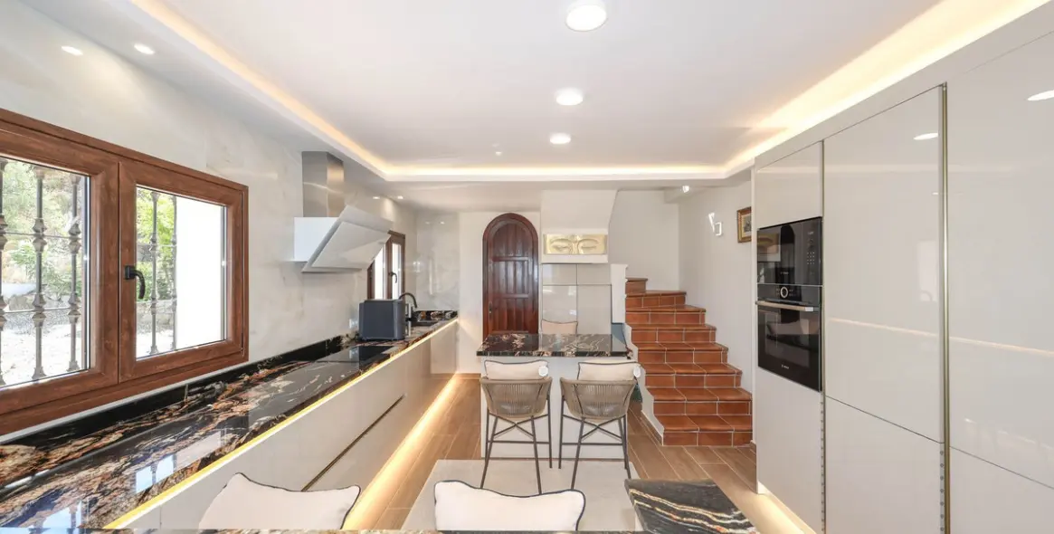 Venta de villa independiente en Guaro 14