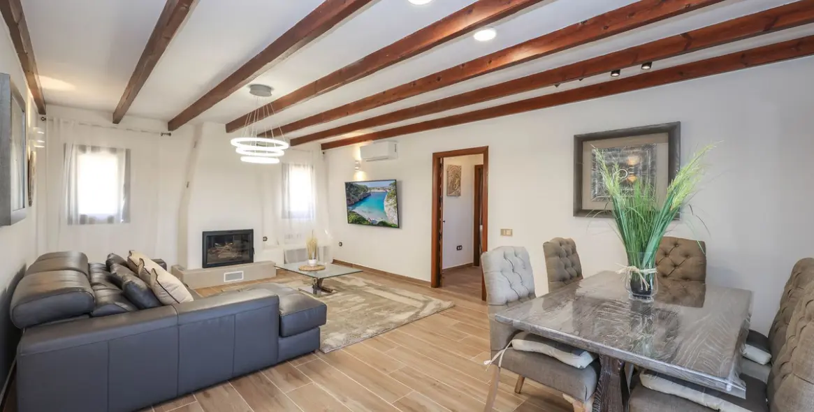 Venta de villa independiente en Guaro 16
