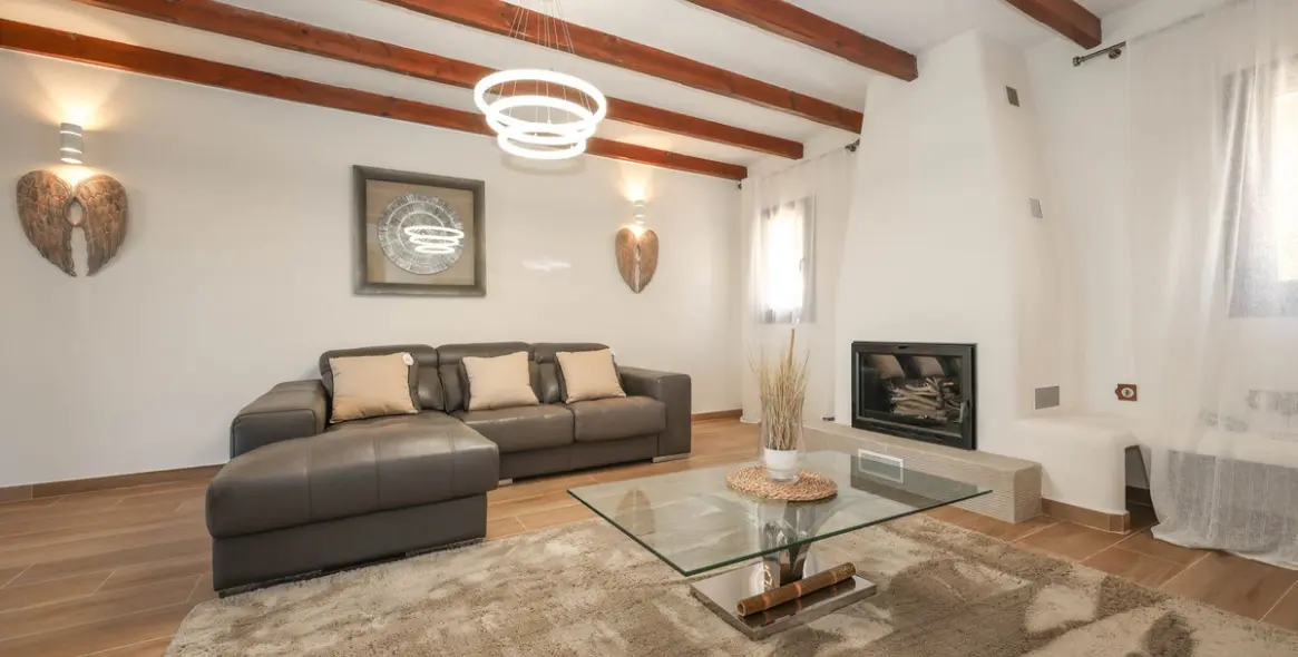 Venta de villa independiente en Guaro 17