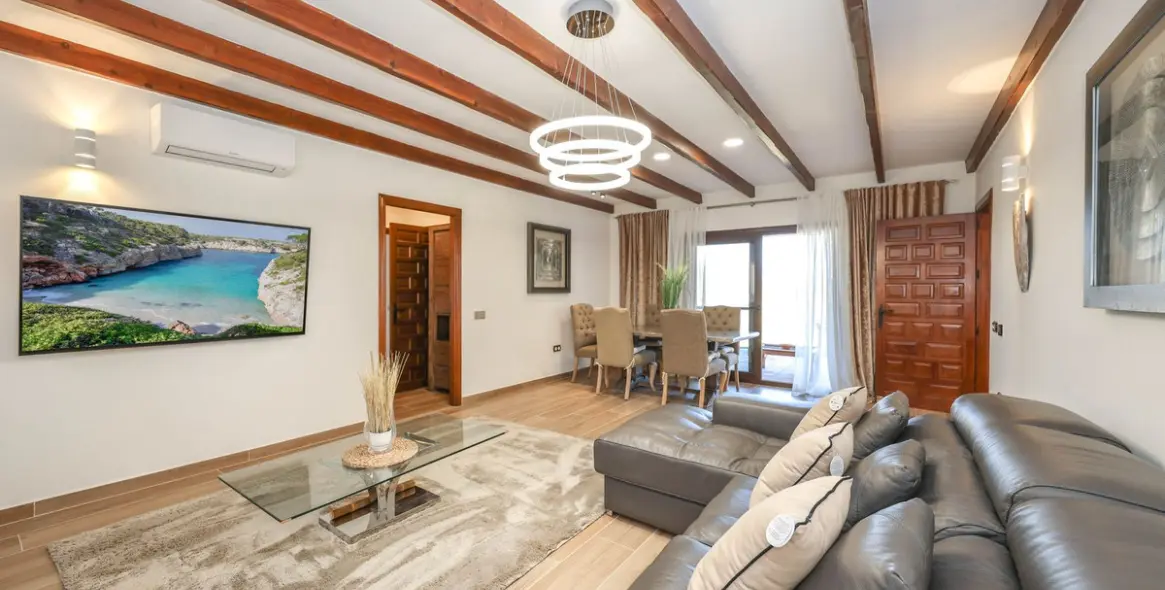 Venta de villa independiente en Guaro 20