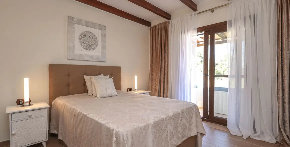 Venta de villa independiente en Guaro 45