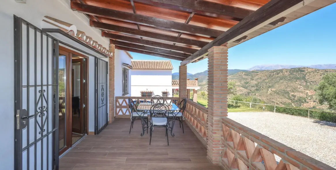 Venta de villa independiente en Guaro 59