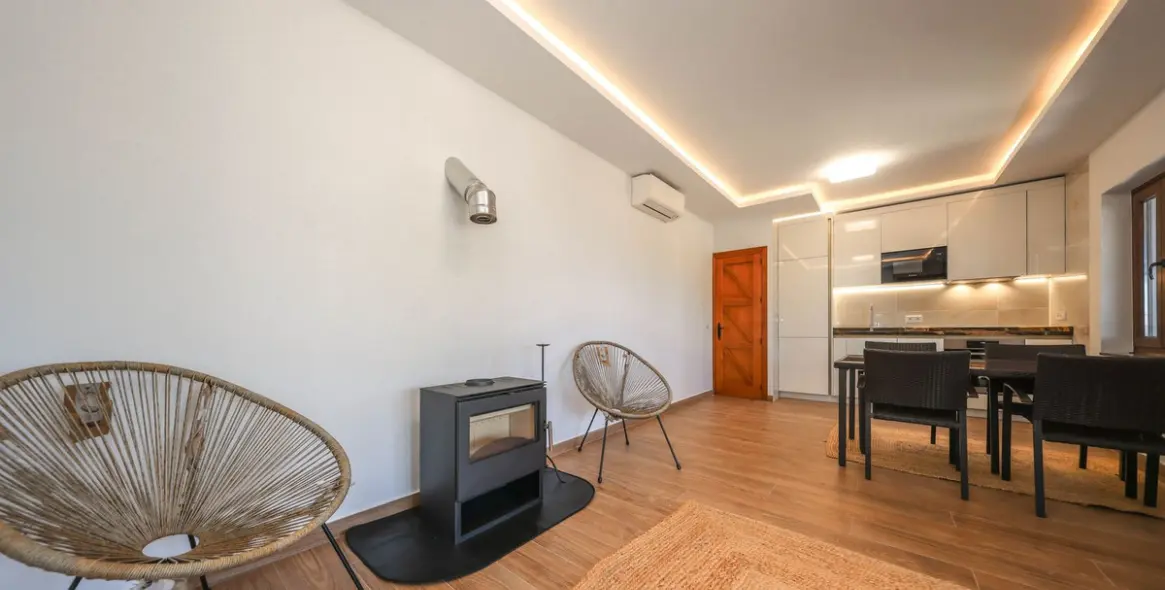 Venta de villa independiente en Guaro 66