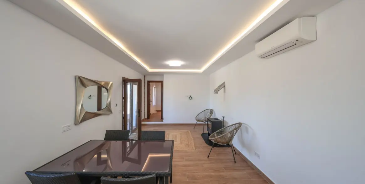 Venta de villa independiente en Guaro 68