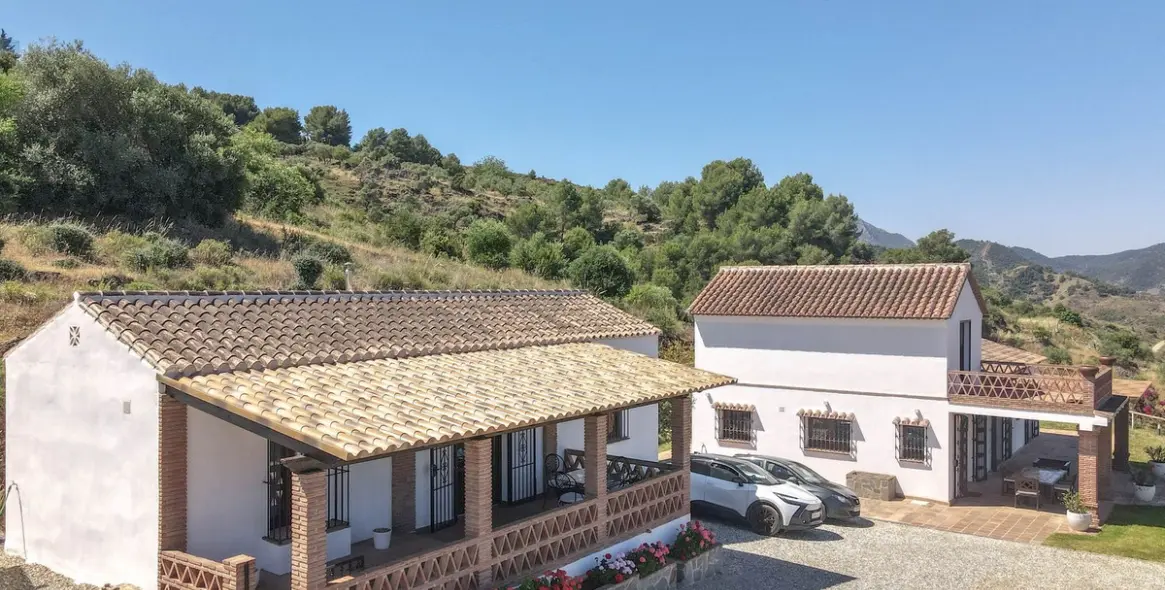 Venta de villa independiente en Guaro 109