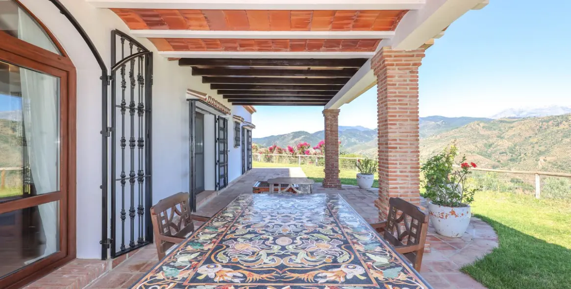 Venta de villa independiente en Guaro 114