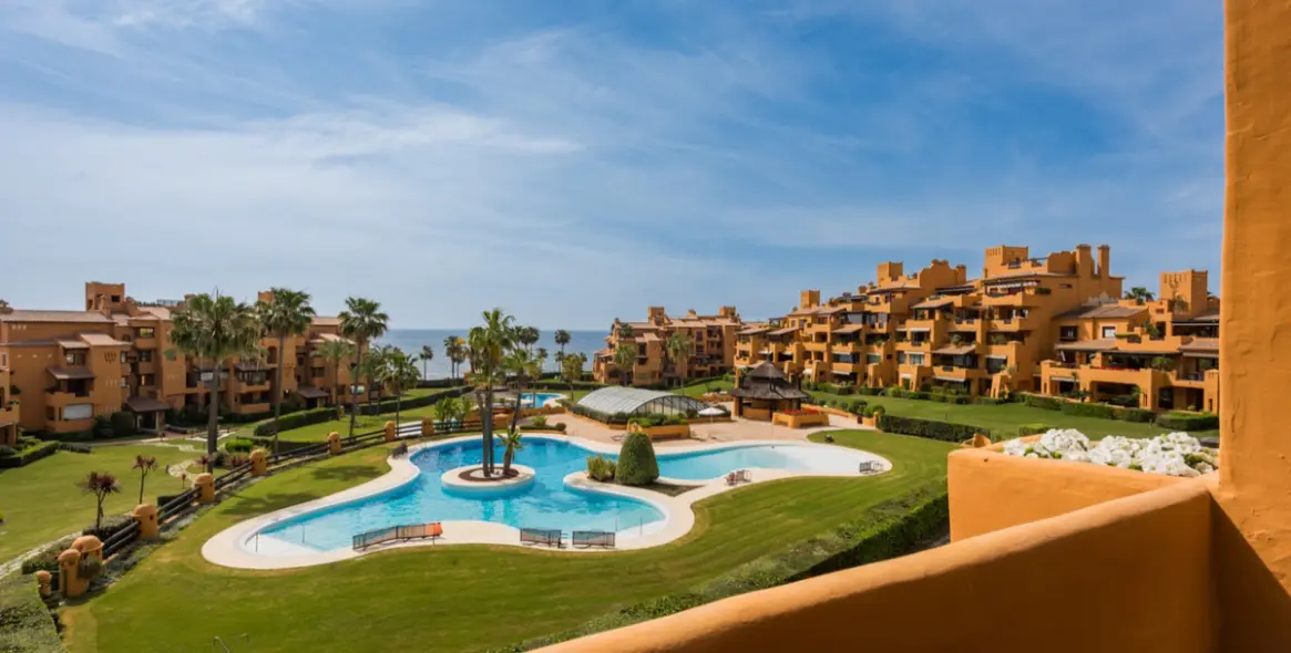 Venta de apartamento en planta baja en Estepona 4
