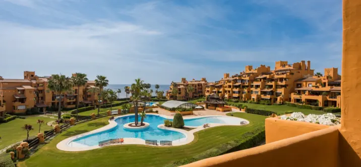 Venta de apartamento en planta baja en Estepona 3