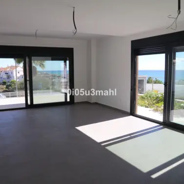 Venta de villa independiente en Cerrado de Calderón - Hacienda Paredes