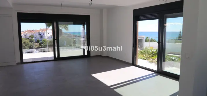 Venta de villa independiente en Cerrado de Calderón - Hacienda Paredes 3