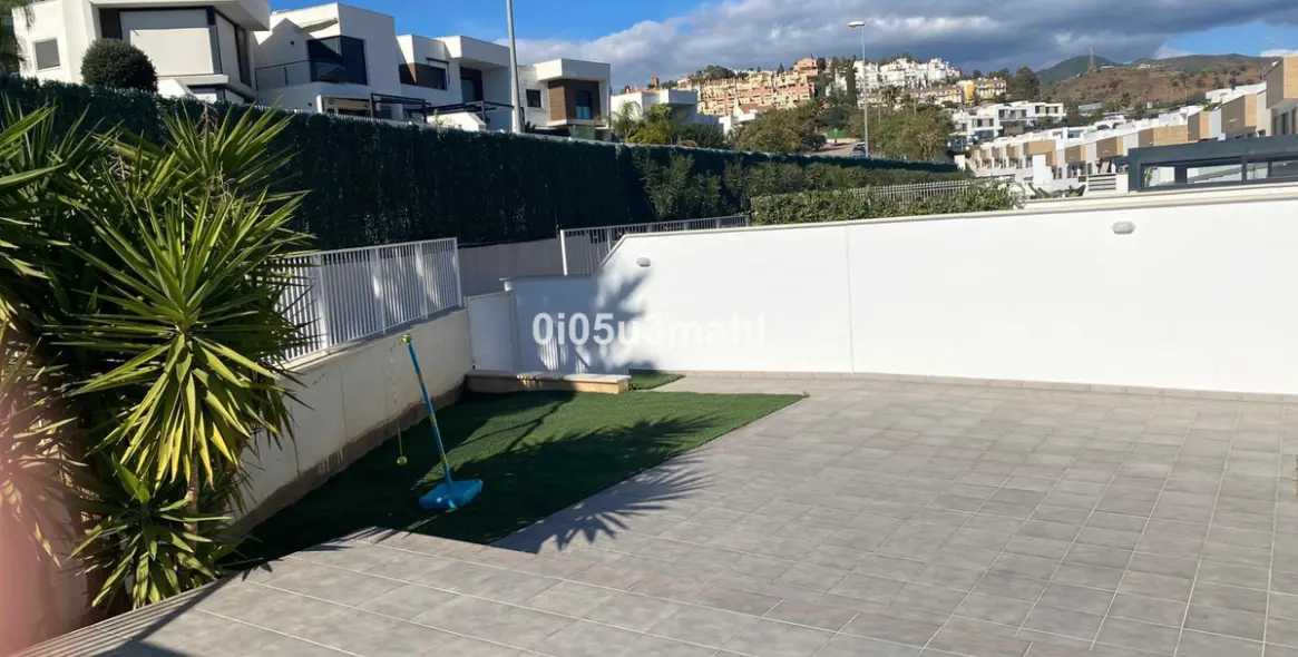 Venta de villa independiente en Cerrado de Calderón - Hacienda Paredes 11