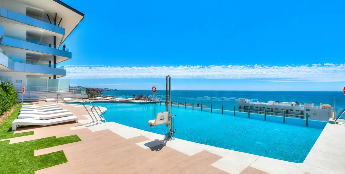 Venta de apartamento en planta media en Fuengirola 3