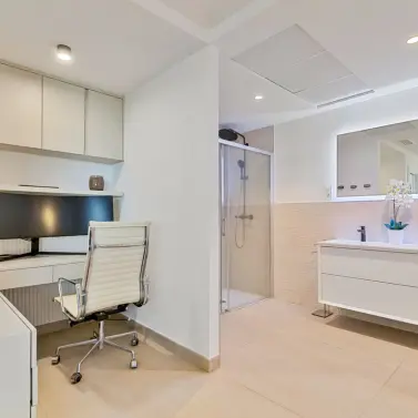 Venta de apartamento en planta media en Fuengirola