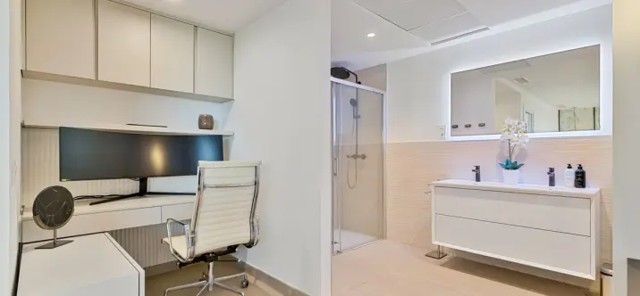 Venta de apartamento en planta media en Fuengirola 4