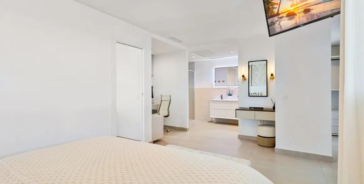 Venta de apartamento en planta media en Fuengirola 9