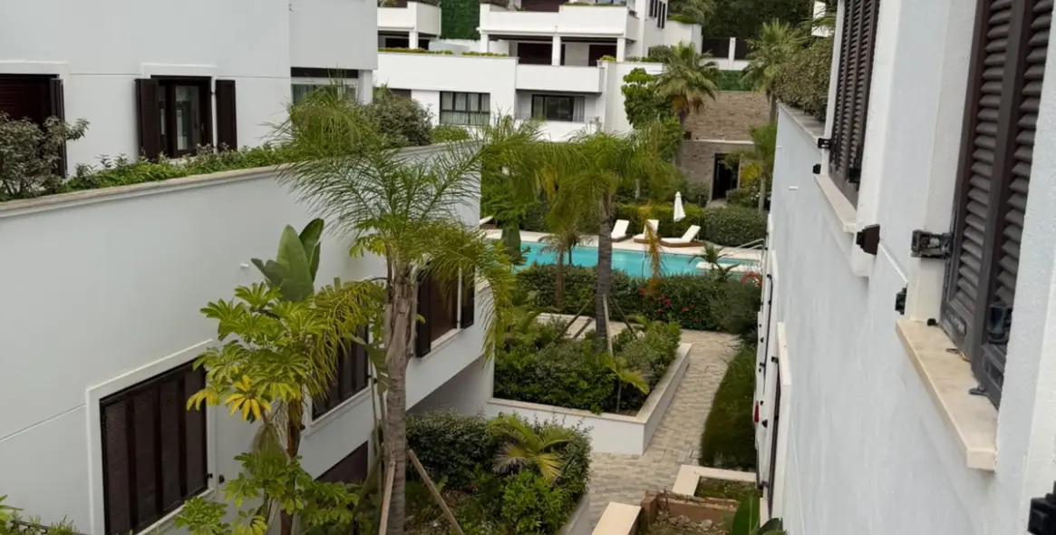 Long-term rent of ground floor apartment in The Golden Mile 15