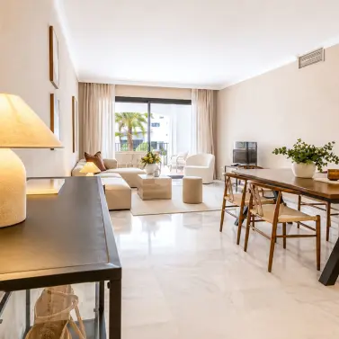 Продажа апартаментов на среднем этаже в Puerto Banús