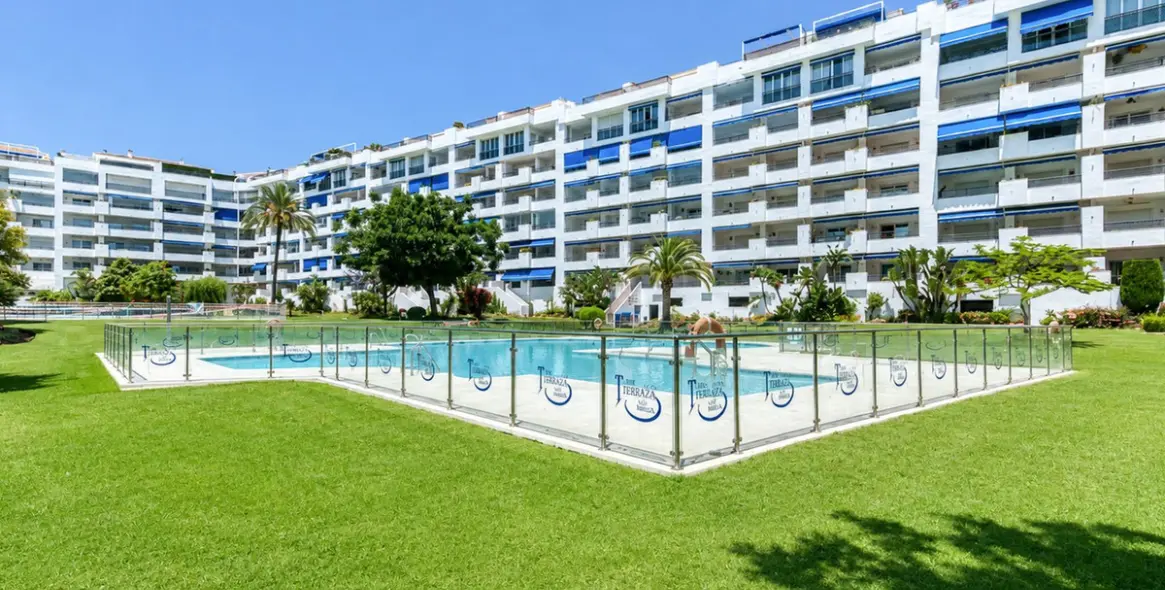 Продажа апартаментов на среднем этаже в Puerto Banús 17