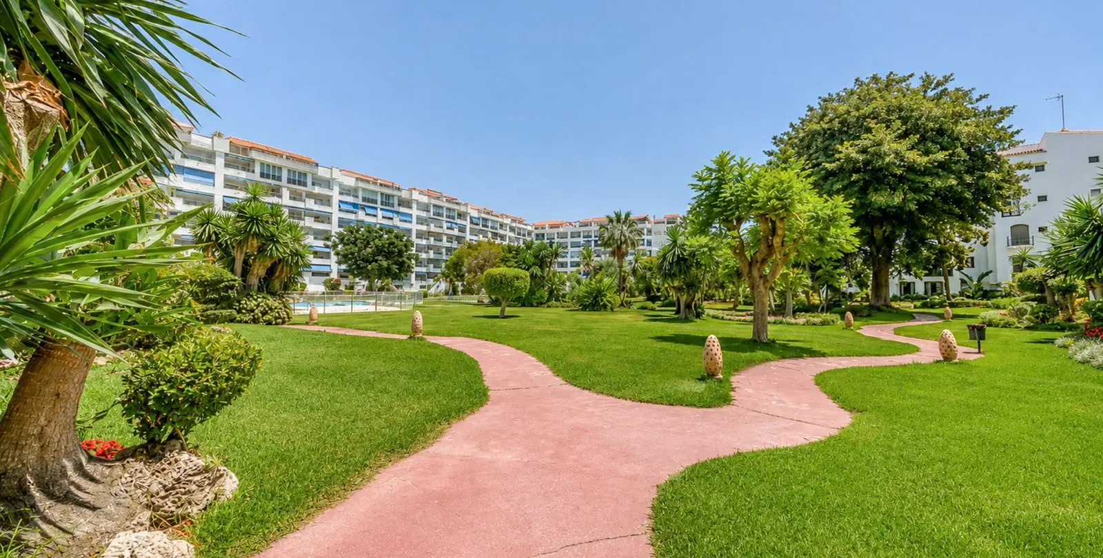 Продажа апартаментов на среднем этаже в Puerto Banús 1