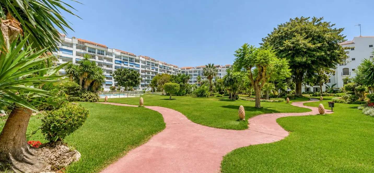 Продажа апартаментов на среднем этаже в Puerto Banús 0