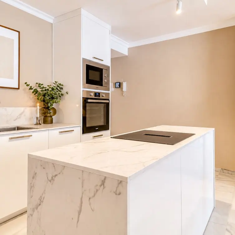 Продажа апартаментов на среднем этаже в Puerto Banús