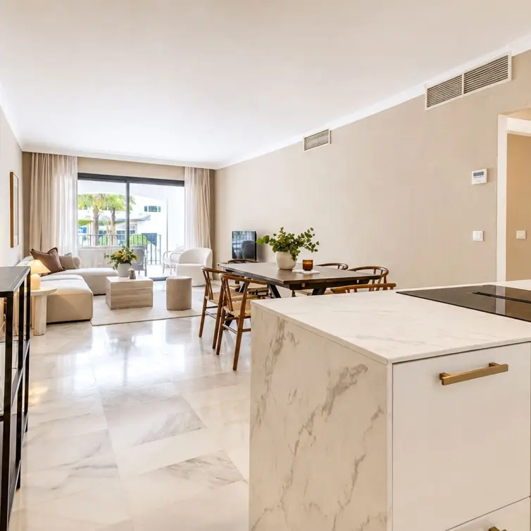Продажа апартаментов на среднем этаже в Puerto Banús