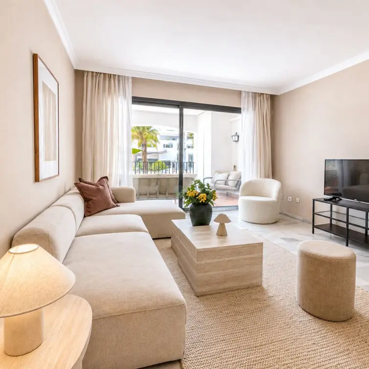 Продажа апартаментов на среднем этаже в Puerto Banús