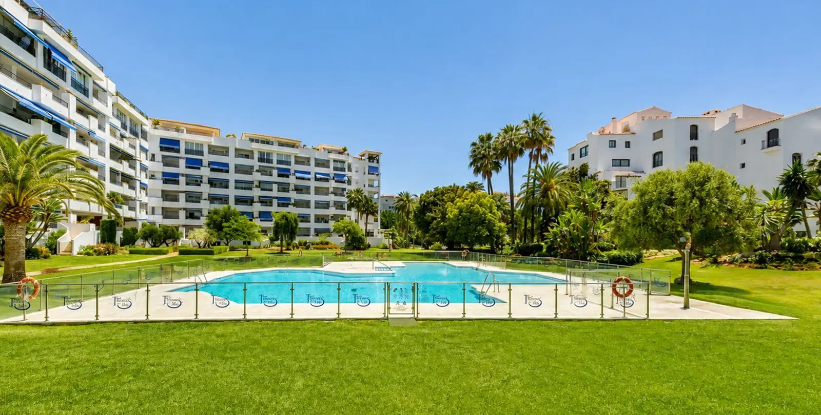 Продажа апартаментов на среднем этаже в Puerto Banús 16