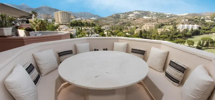Long-term rent of penthouse in Marbella 1