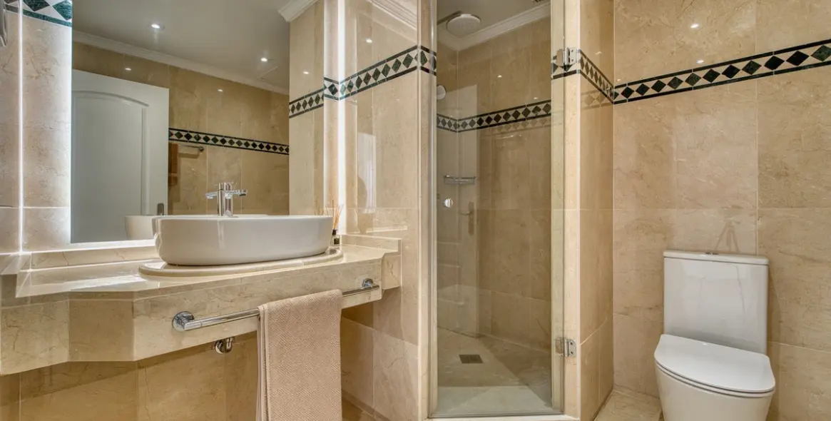 Long-term rent of penthouse in Marbella 17