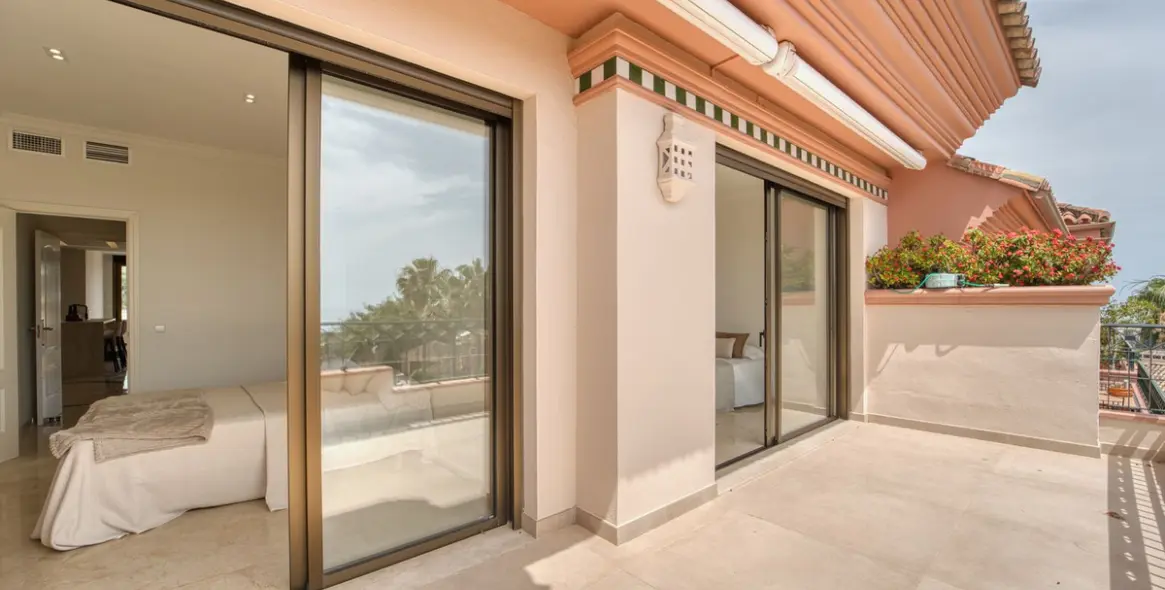 Long-term rent of penthouse in Marbella 18