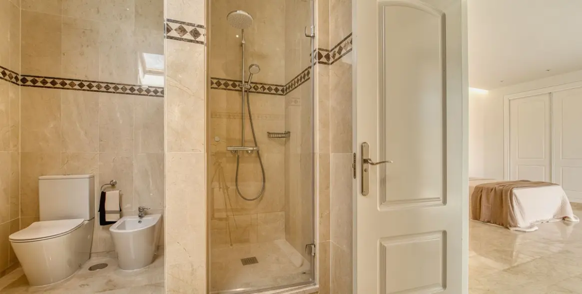 Long-term rent of penthouse in Marbella 24