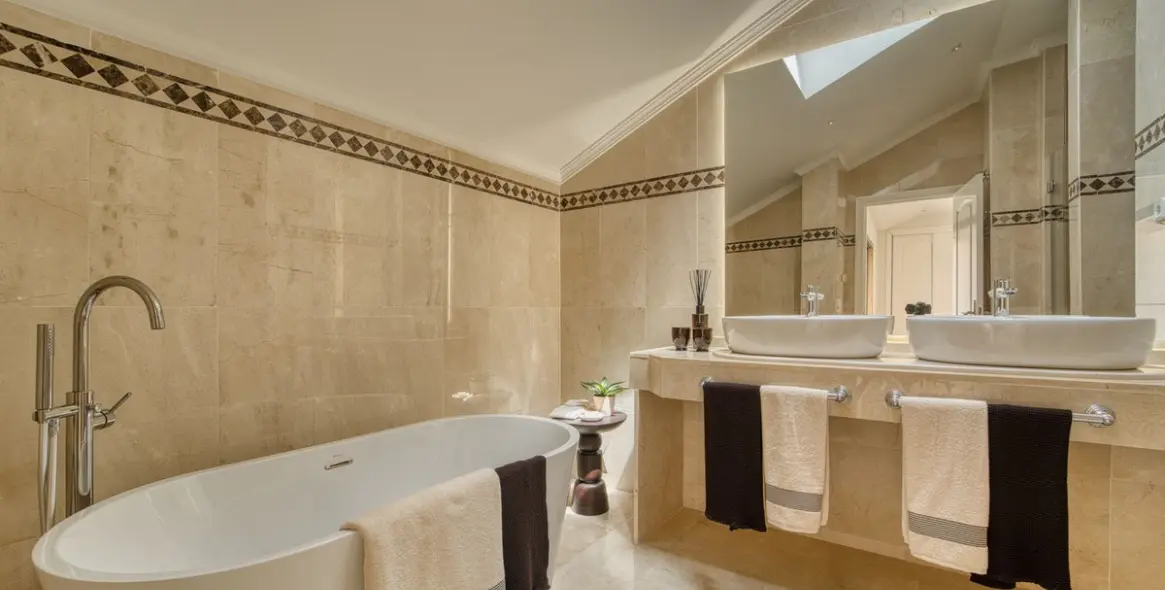 Long-term rent of penthouse in Marbella 31