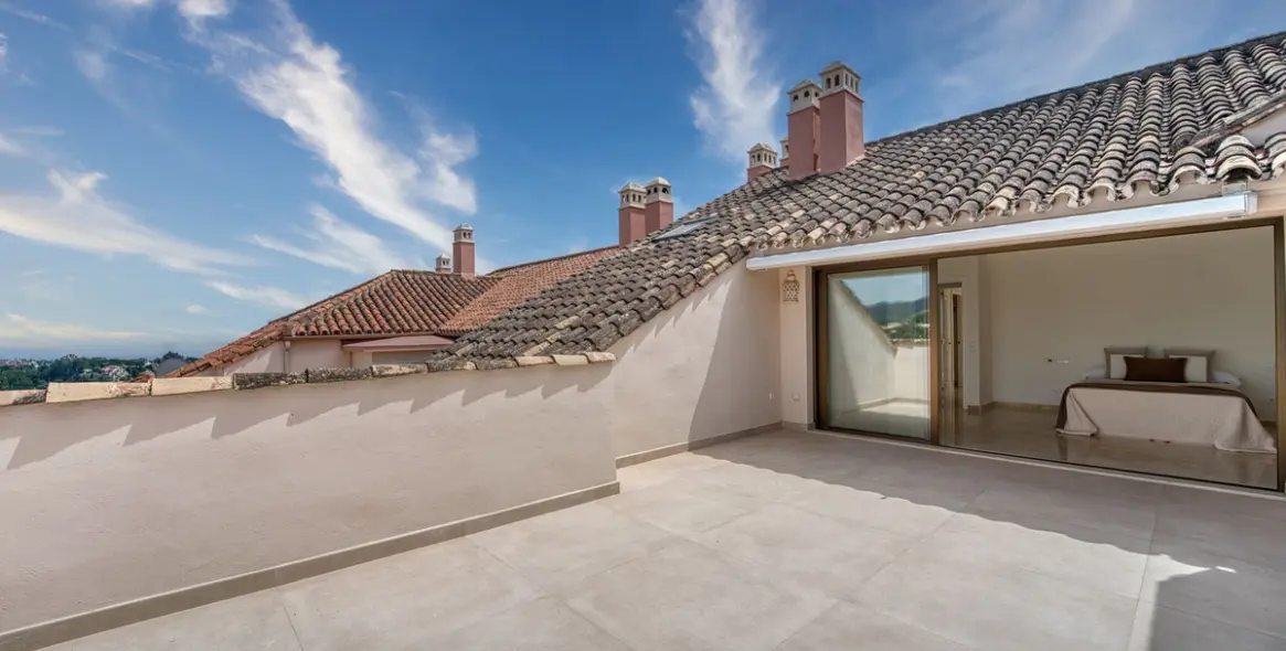 Long-term rent of penthouse in Marbella 33