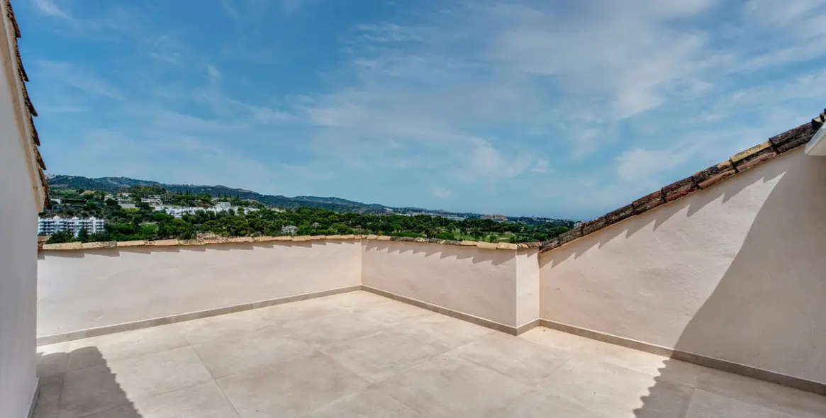 Long-term rent of penthouse in Marbella 34