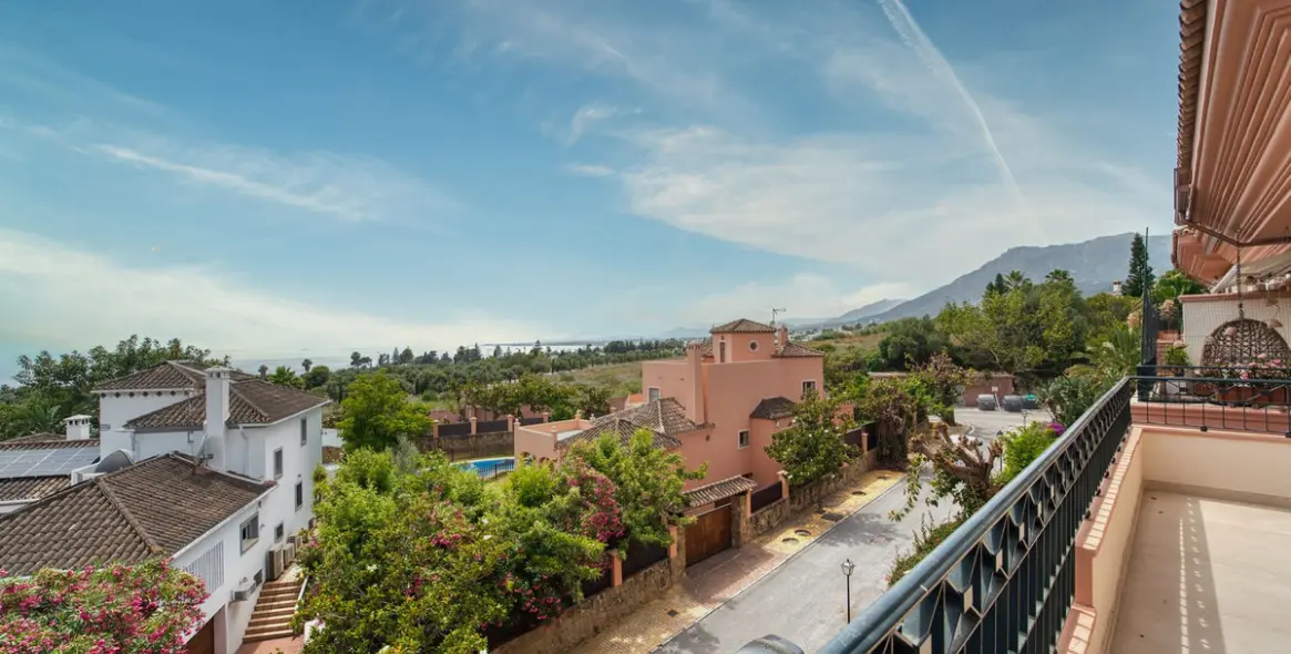 Long-term rent of penthouse in Marbella 36