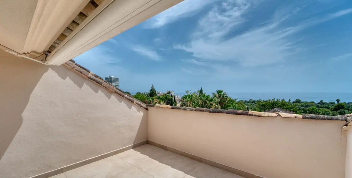 Long-term rent of penthouse in Marbella 38