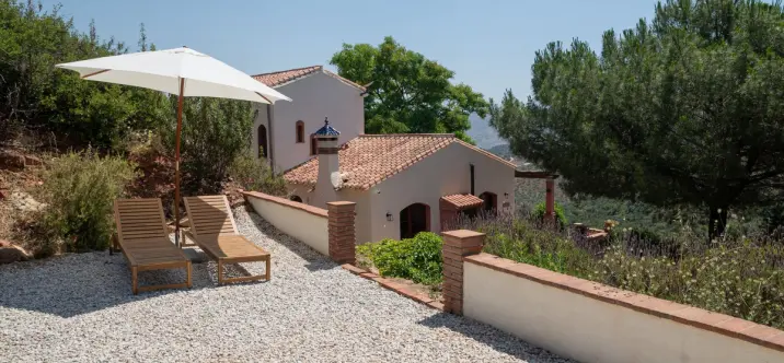 Venta de finca - cortijo en Almogía 1