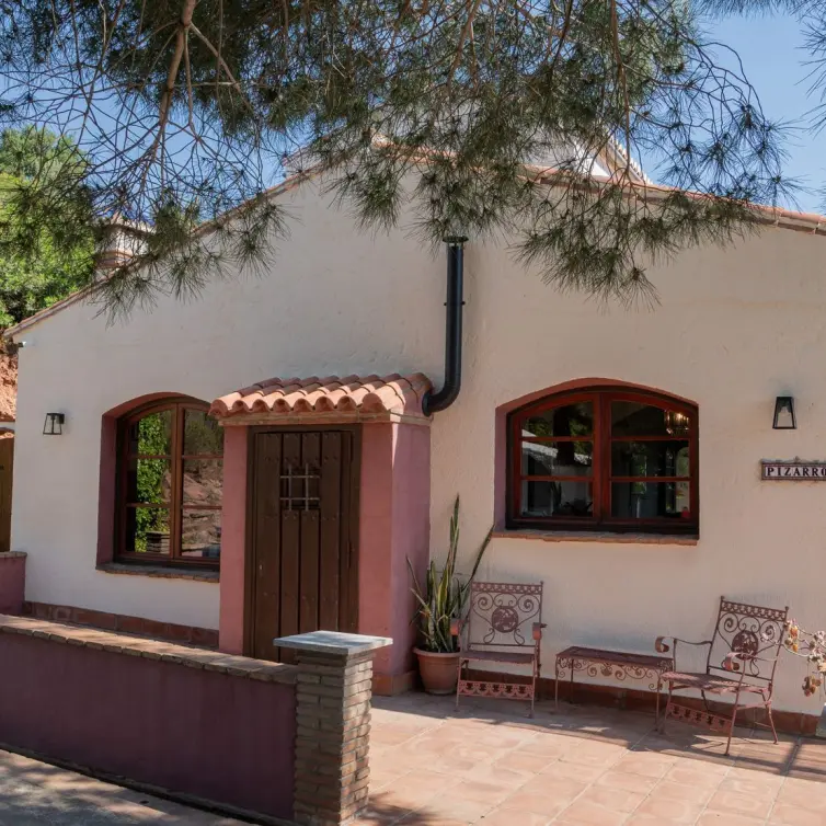 Sale of finca - cortijo in Almogía