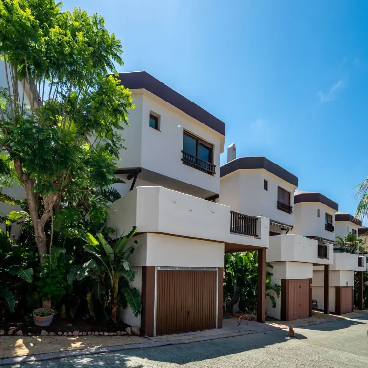 Sale of detached villa in Riviera del Sol