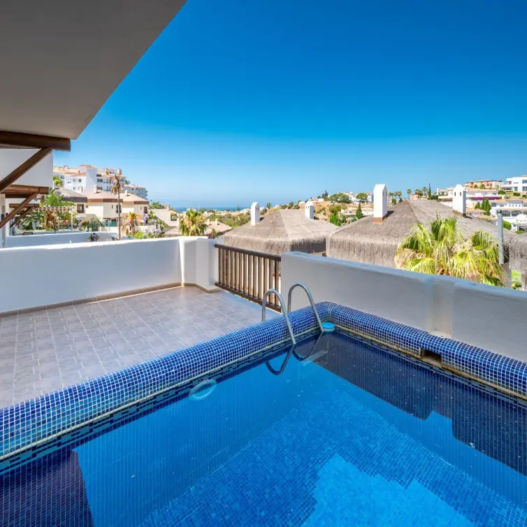 Sale of detached villa in Riviera del Sol